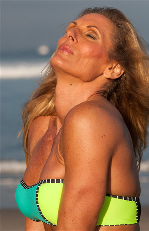 18 year old girl sexys her sisters boyfriend and sends her the selfie as proof